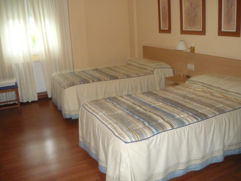 Pension Hk A Angueira de Suso Esterno foto